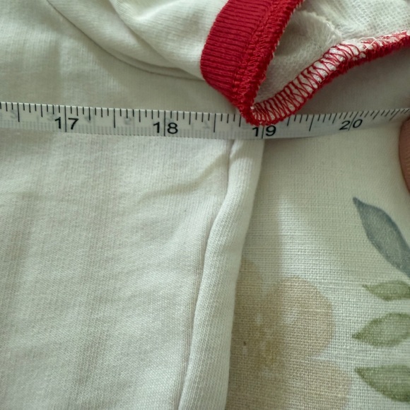 Alice and Olivia All you need is Love Beatles Tee - Picture 10 of 10